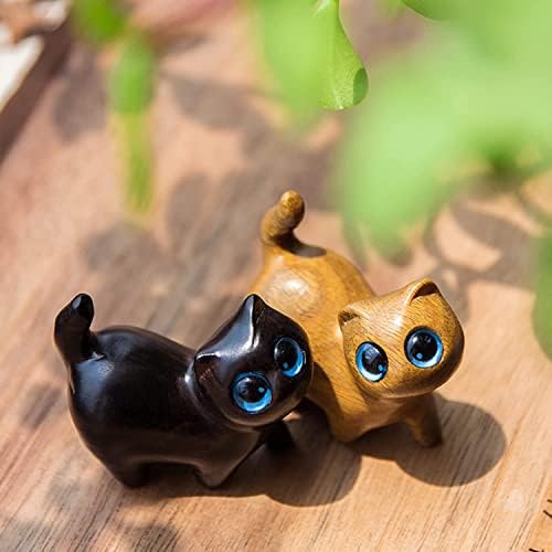 REEZHEE Green Sandalwood Carved Cat Figurine