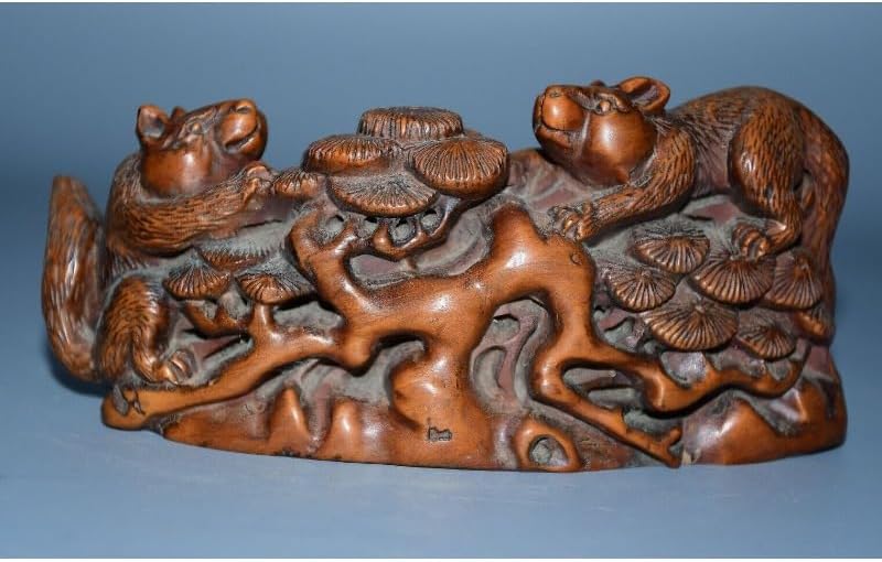 LimpaC Mini Boxwood Squirrel Pine Tree Figurine