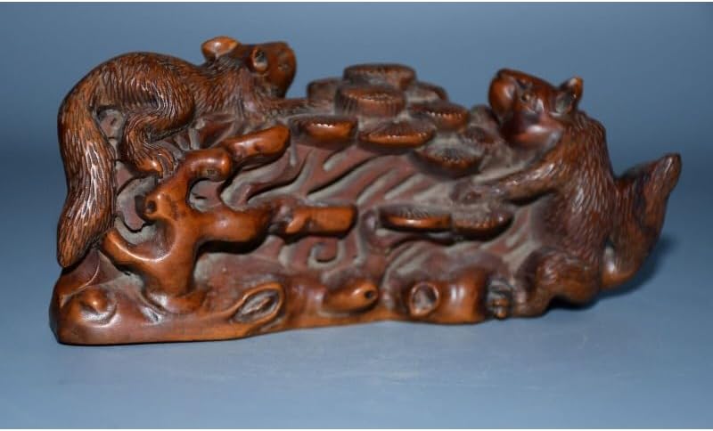 LimpaC Mini Boxwood Squirrel Pine Tree Figurine