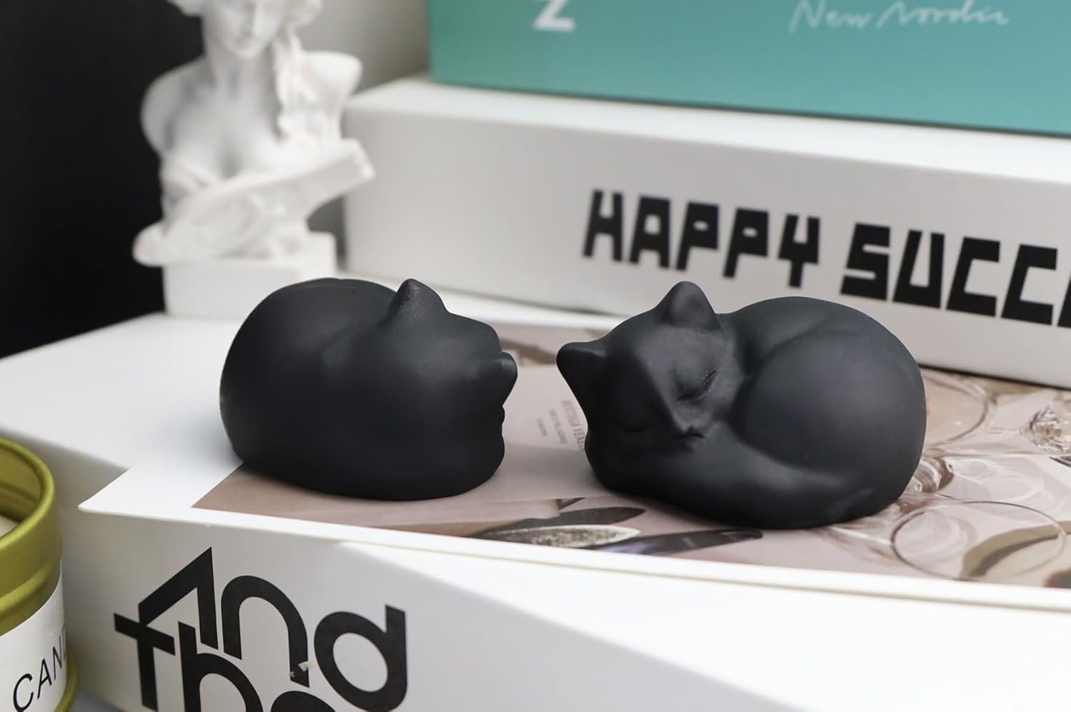 QINJIEJIE Black Obsidian Cat Statue Decor