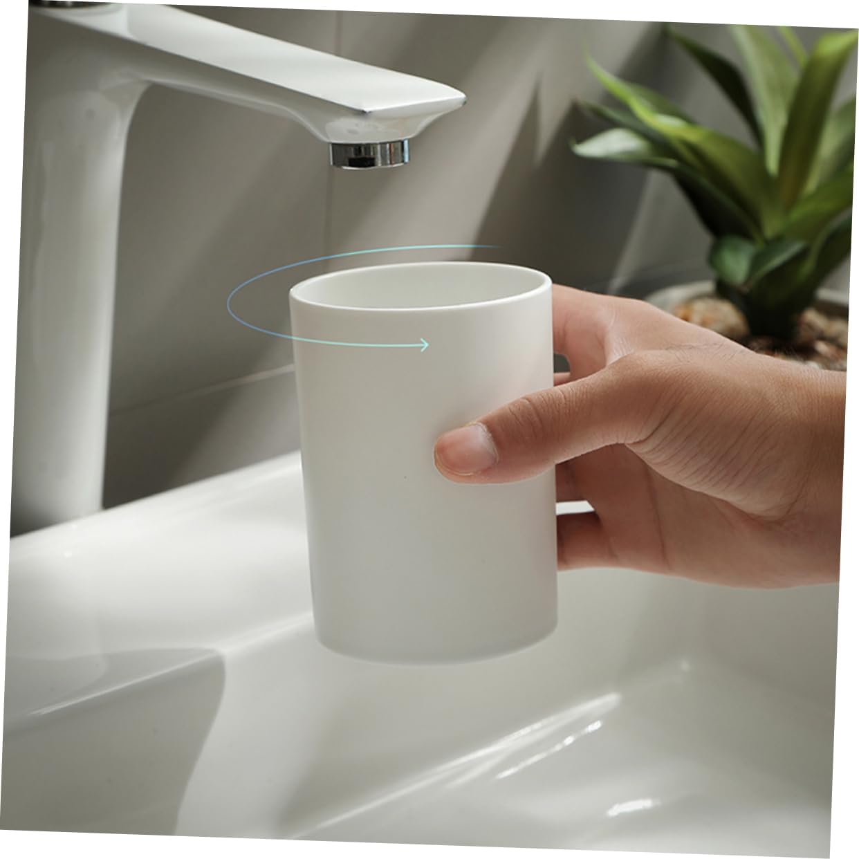 FONDOTIN 2pcs Solid PP White Bathroom Toothbrush Tumbler