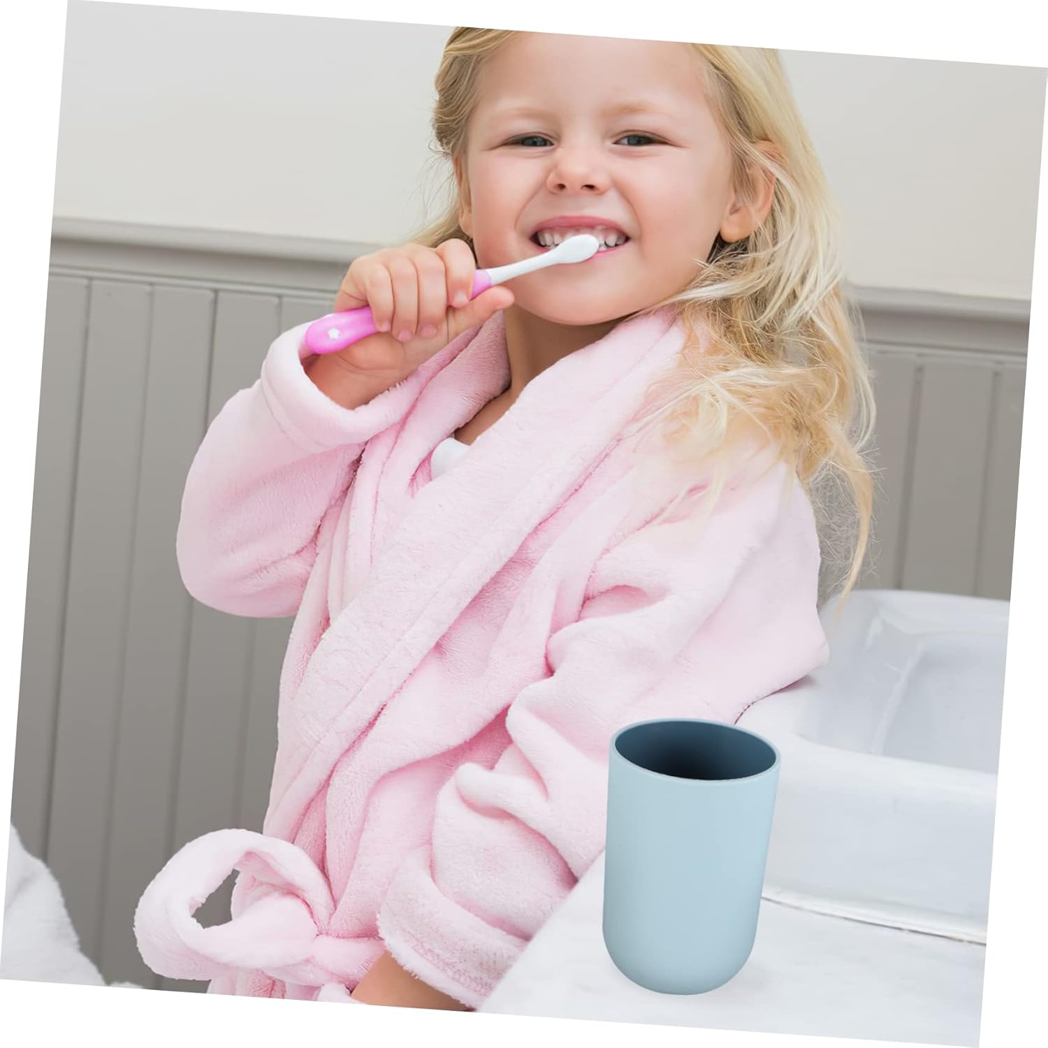 Unomor 4pcs Simple Style Toothbrush Tumblers with Curved Edges