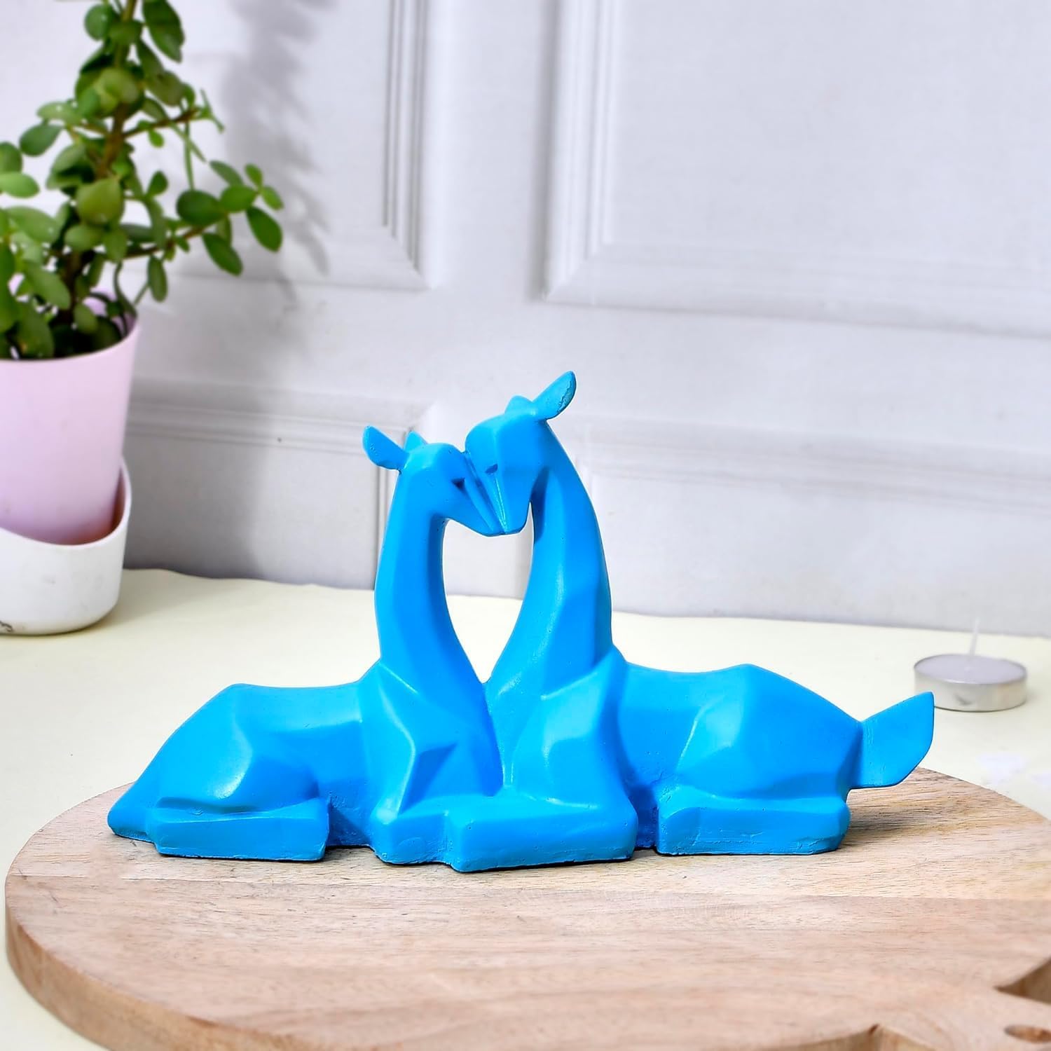 Handmade Sitting Deer Pain Statue for Home Dcor