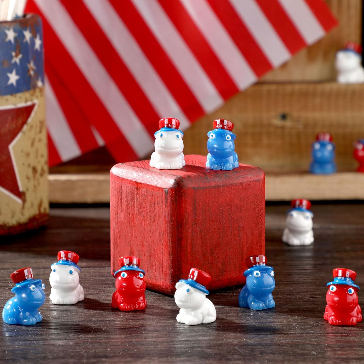 50 Pcs Mini Resin Frogs Patriotic Decor