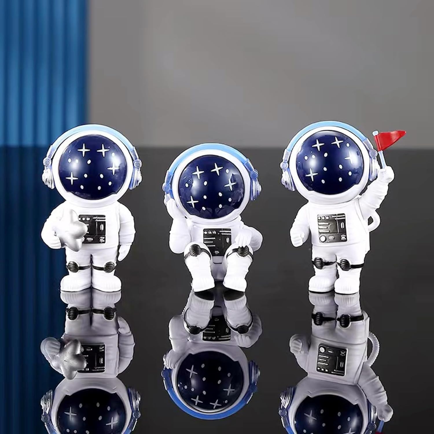 Blue Stars Astronaut Statues Resin Space Decor Figurines