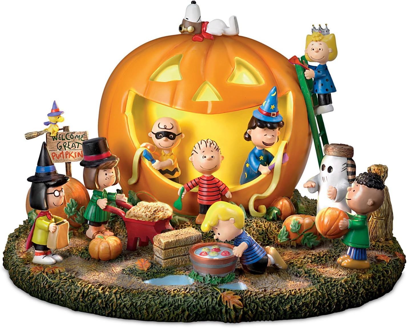 The Snoopy Peanuts Great Pumpkin Carving Party Halloween Sculpture