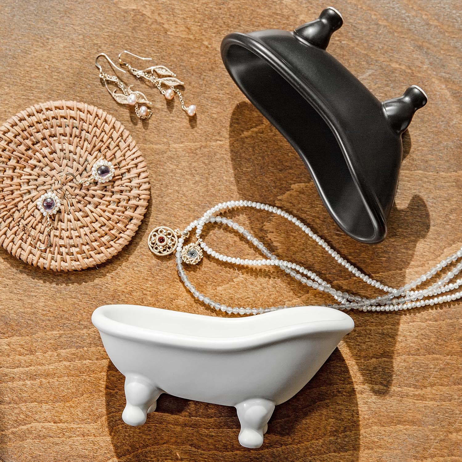 1piece White Ceramic Soap Dish with Drainage